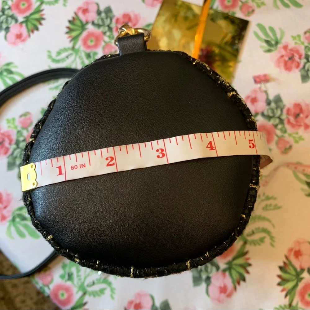 Badgley Mischka Black and Gold Elegant Tweed Barrel Bag - Picture 8 of 9